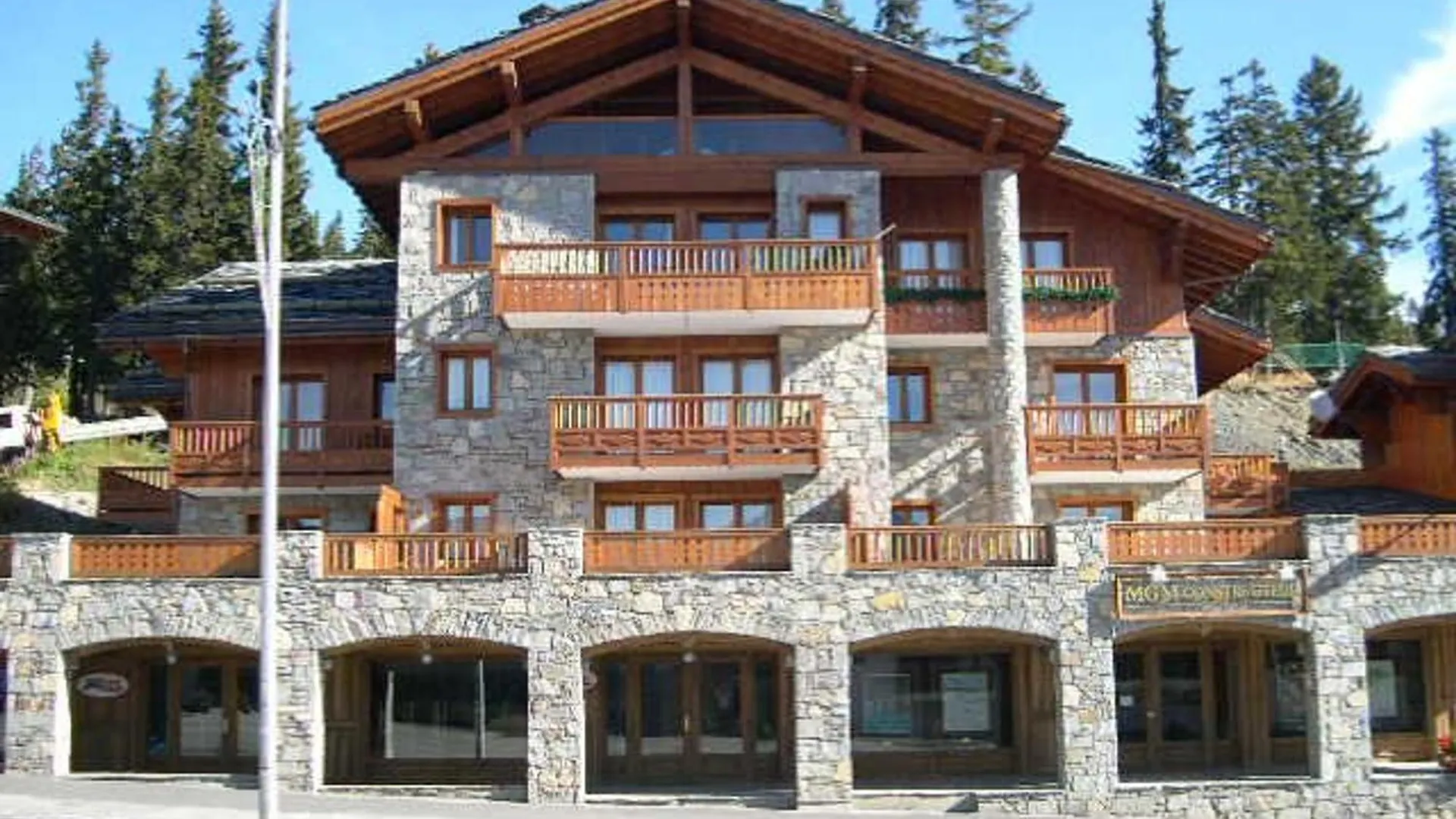 Superbe 4 Pieces A Montvalezan Avec Terrasse Se, Proche Pistes Et Commerces, Parking Inclus - Fr-1-398-534 La Rosiere  France